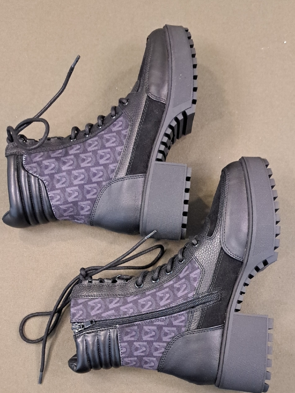 Steve Madden Hiker Boot - Color: Black Multi - Size: 8.5 - Picture 8 of 11